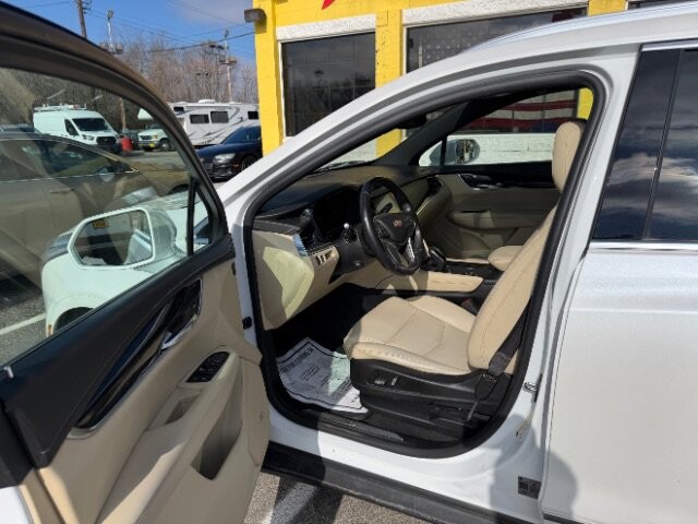 2018 Cadillac XT5 in Indianapolis, IN 46222-4002 - 18099123 9