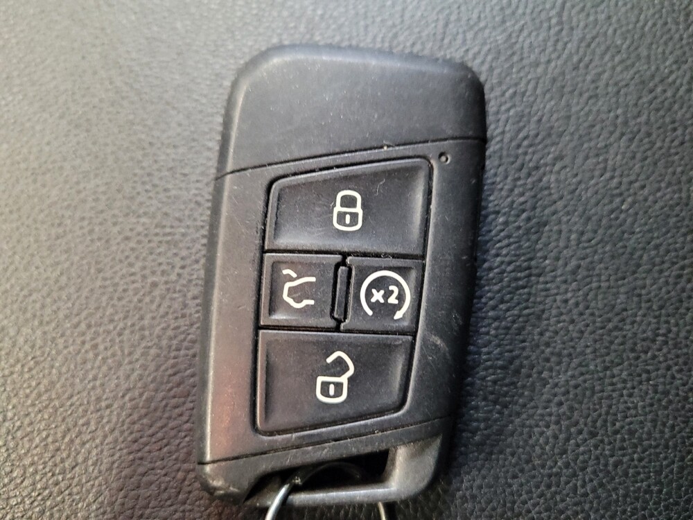 2019 Volkswagen Atlas in Montclair, CA 91763 - 18099142 32