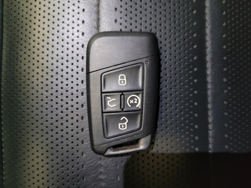 2020 Volkswagen Atlas in Fresno, CA 93726 - 18099144 32