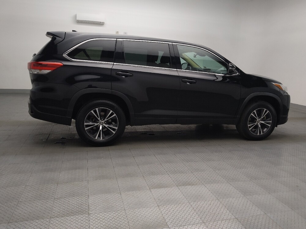 2019 Toyota Highlander in El Paso, TX 79907 - 18099148 10