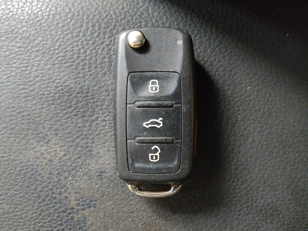 2014 Volkswagen Eos in Union City, GA 30291 - 18099149 32