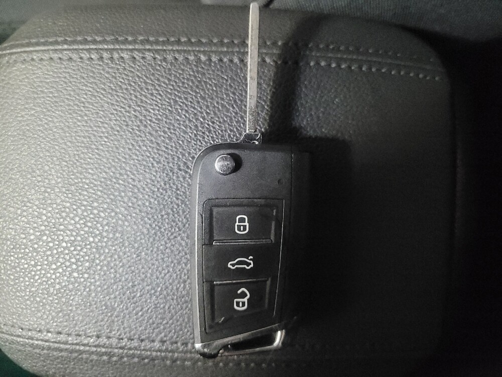 2016 Chevrolet Cruze in Union City, GA 30291 - 18099163 32