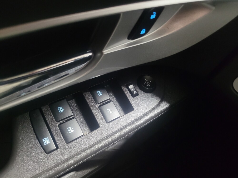 2017 Chevrolet Equinox in Knoxville, TN 37923 - 18099165 27