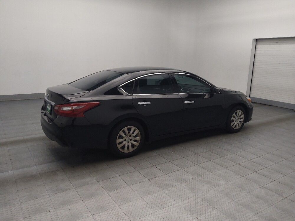 2018 Nissan Altima in Marietta, GA 30062 - 18099168 10