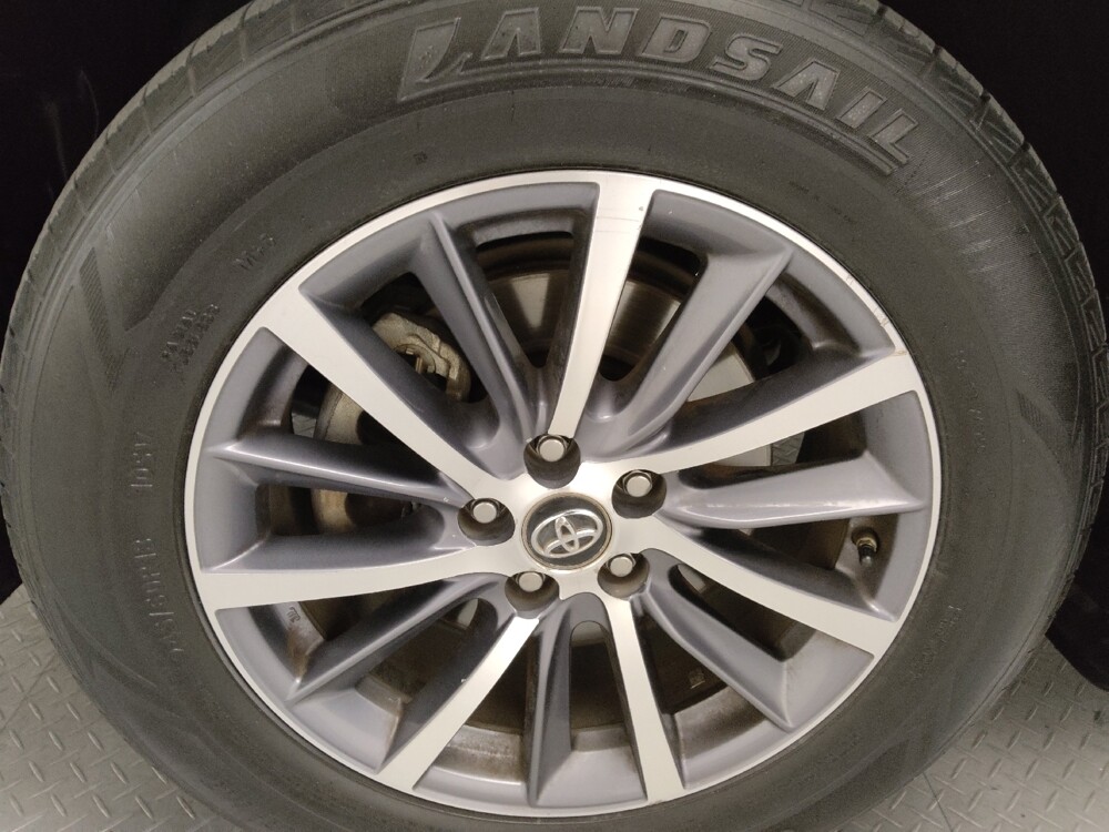 2017 Toyota Highlander in Plano, TX 75074 - 18099190 31