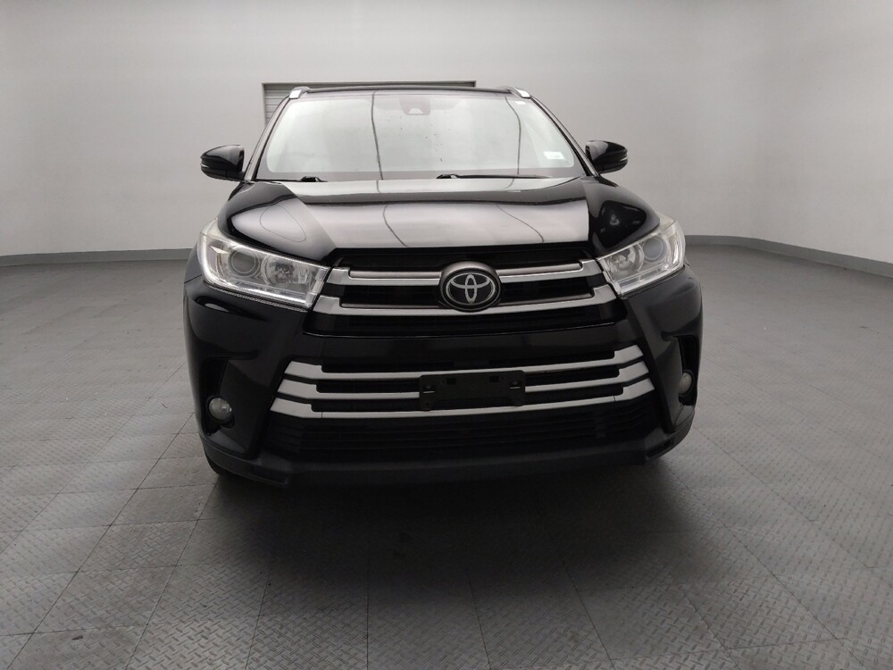 2017 Toyota Highlander in Plano, TX 75074 - 18099190 14