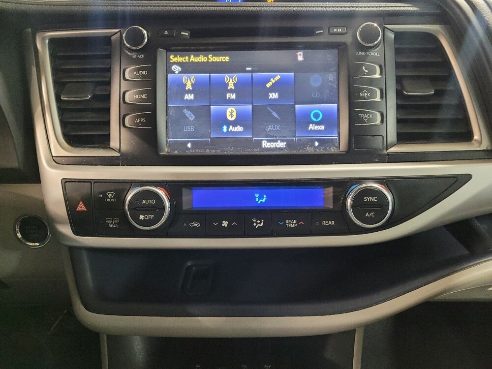 2017 Toyota Highlander in Plano, TX 75074 - 18099190 25