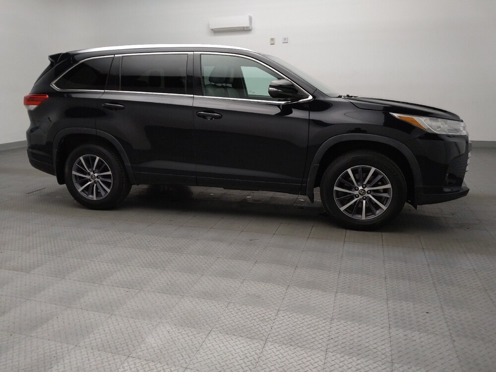 2017 Toyota Highlander in Plano, TX 75074 - 18099190 11