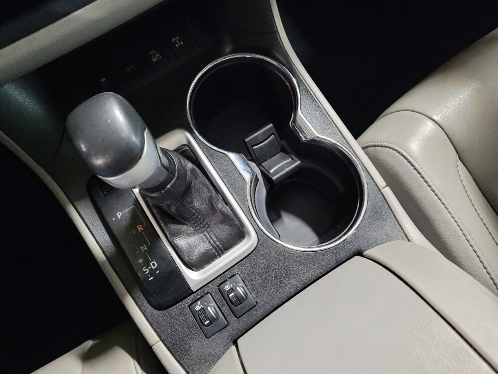 2017 Toyota Highlander in Plano, TX 75074 - 18099190 26