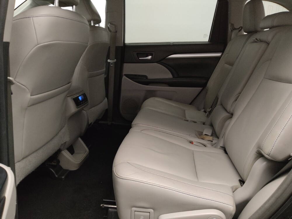 2017 Toyota Highlander in Plano, TX 75074 - 18099190 18