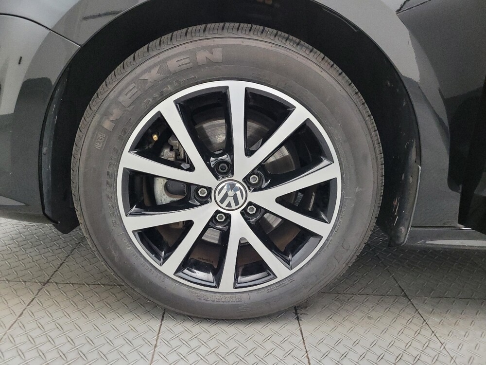 2017 Volkswagen Jetta in Glendale, AZ 85301 - 18099202 31