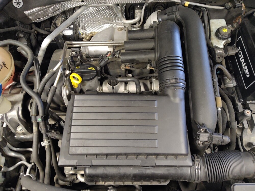 2017 Volkswagen Jetta in Glendale, AZ 85301 - 18099202 30