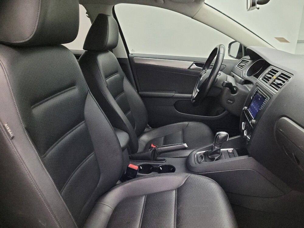 2017 Volkswagen Jetta in Glendale, AZ 85301 - 18099202 21