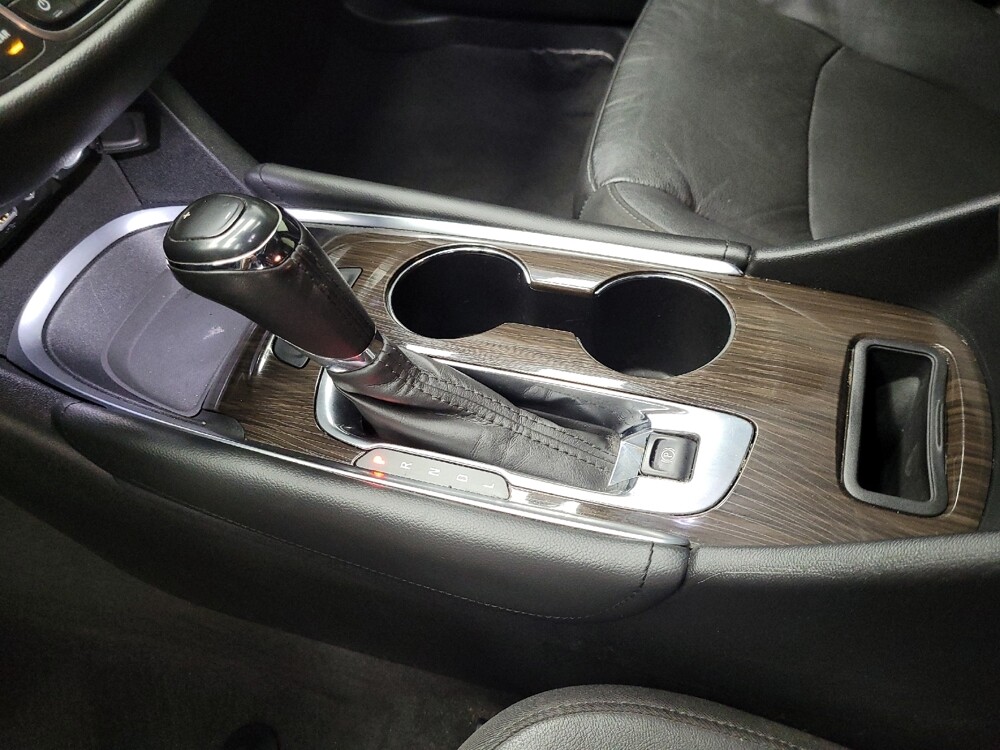 2020 Chevrolet Malibu in Las Vegas, NV 89104 - 18099218 26