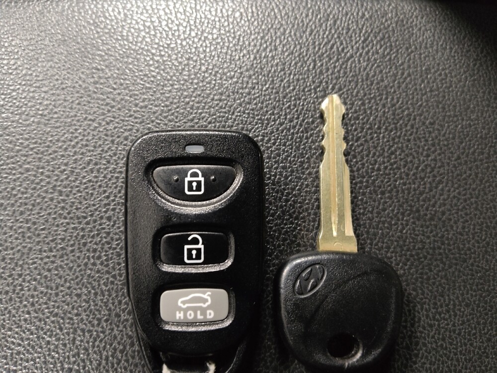 2018 Hyundai Elantra in Stone Mountain, GA 30083 - 18099224 32