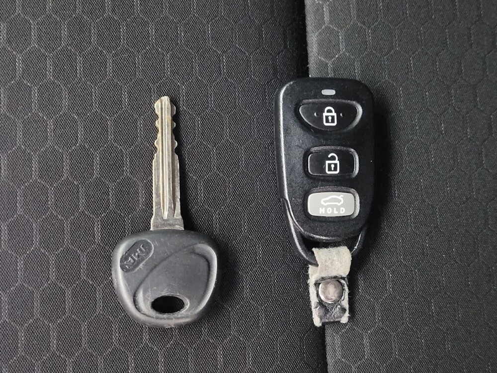 2020 Hyundai Elantra in Jacksonville, FL 32210 - 18099235 32