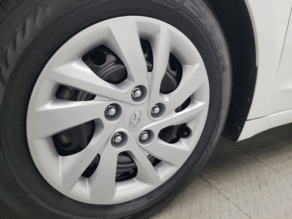 2020 Hyundai Elantra in Jacksonville, FL 32210 - 18099235 31