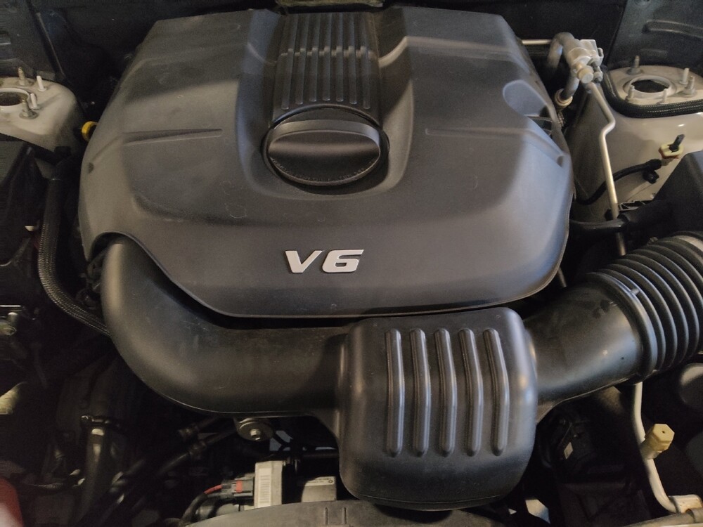 2015 Jeep Grand Cherokee in Jacksonville, FL 32225 - 18099243 30