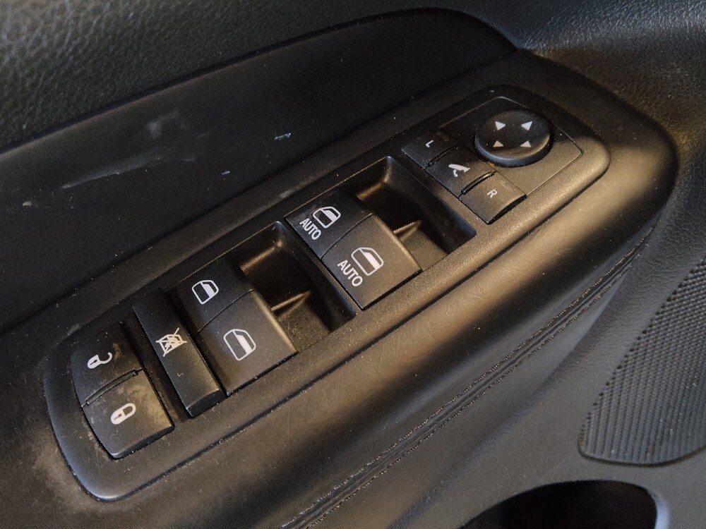 2015 Jeep Grand Cherokee in Jacksonville, FL 32225 - 18099243 27