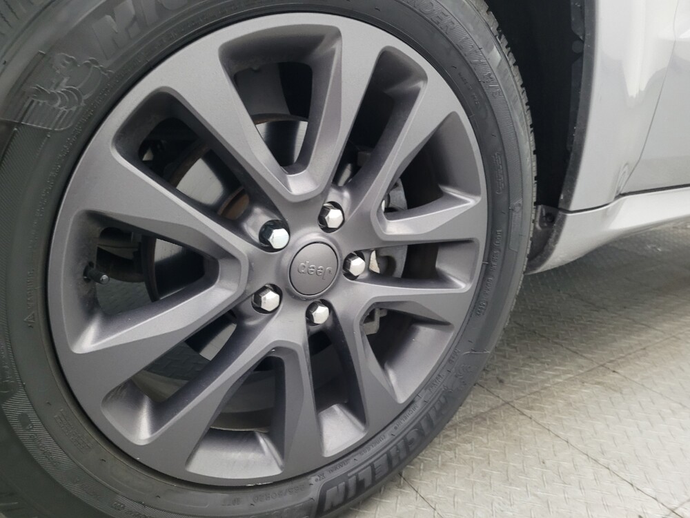 2018 Jeep Grand Cherokee in Jacksonville, FL 32210 - 18099250 31