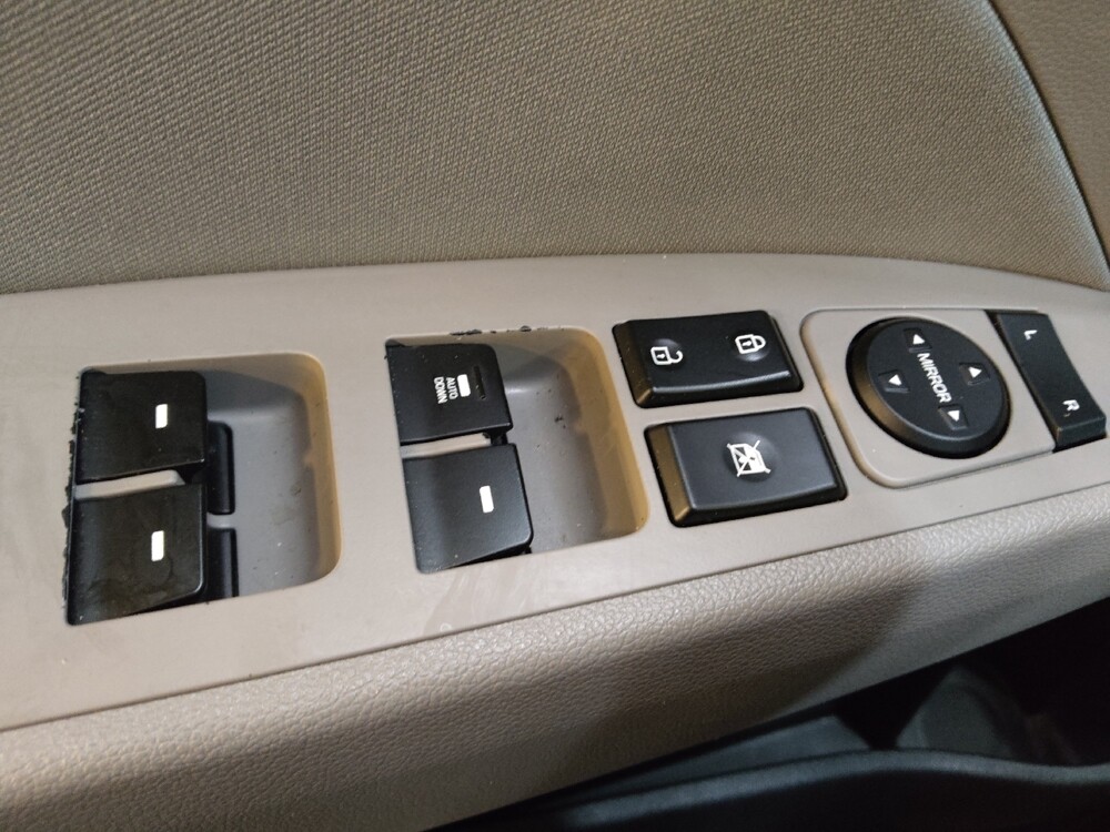 2018 Hyundai Elantra in Greensboro, NC 27407 - 18099282 27