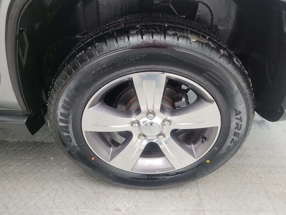 2017 Jeep Compass in Toledo, OH 43617 - 18099319 31