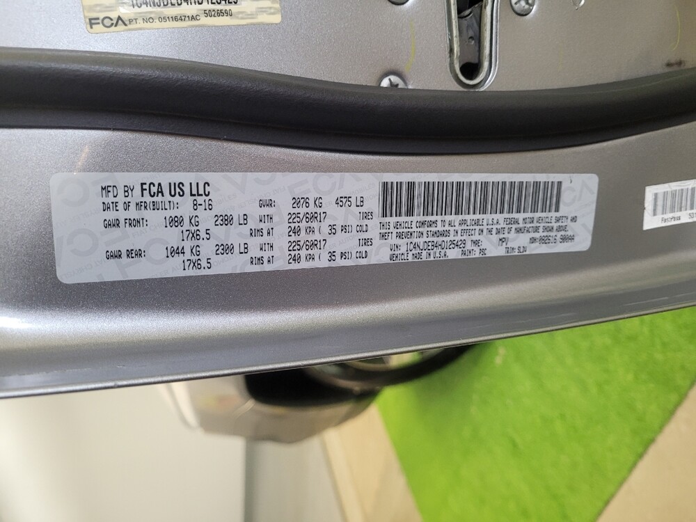 2017 Jeep Compass in Toledo, OH 43617 - 18099319 33