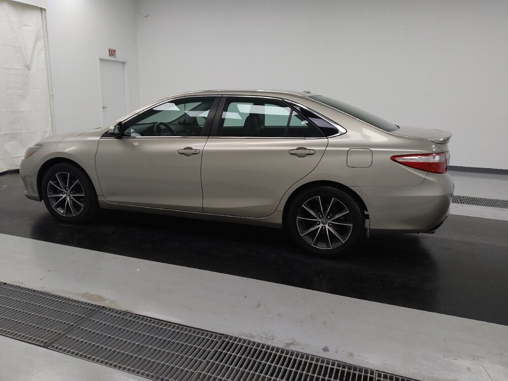 2015 Toyota Camry in St. Louis, MO 63125 - 18099326 3