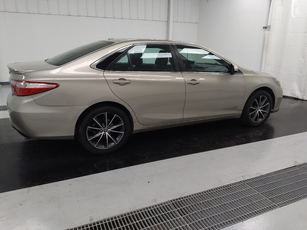 2015 Toyota Camry in St. Louis, MO 63125 - 18099326 10