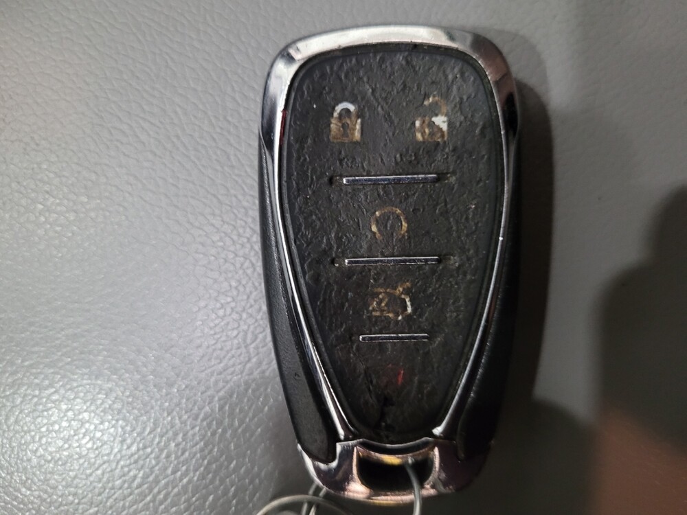 2016 Chevrolet Malibu in New Castle, DE 19720 - 18099332 32