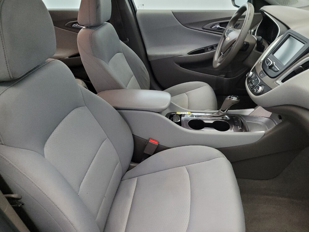 2016 Chevrolet Malibu in New Castle, DE 19720 - 18099332 21