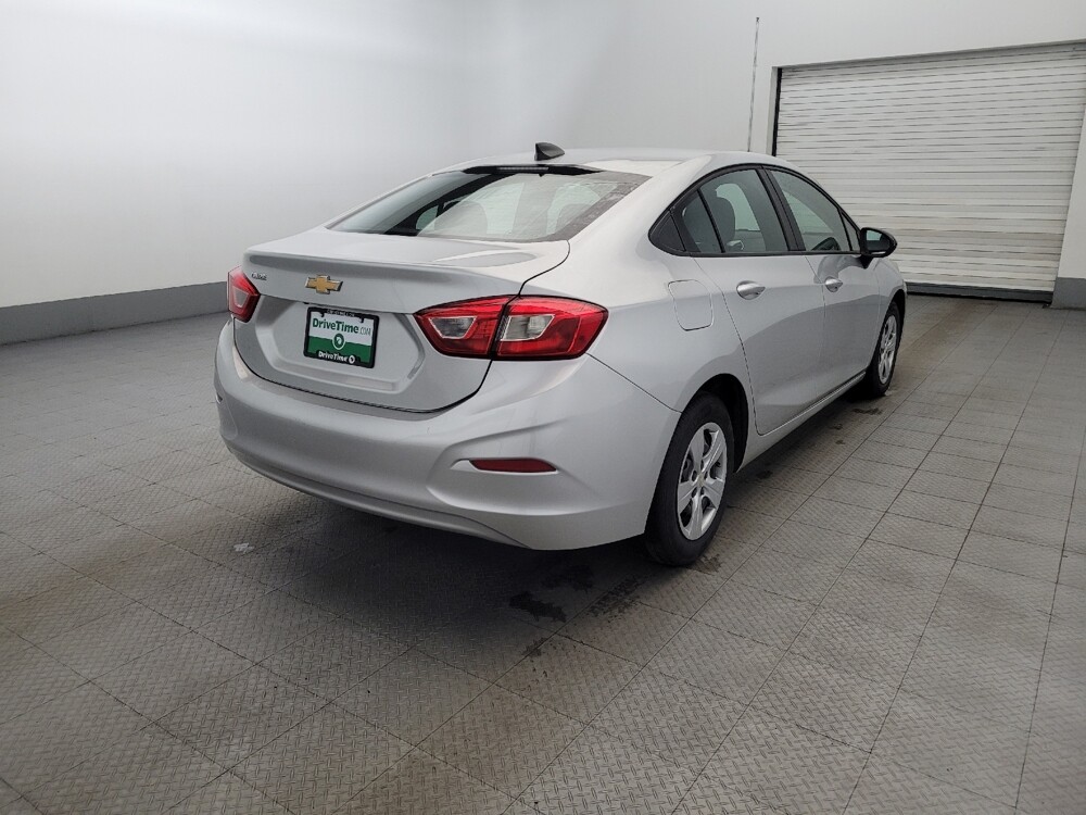 2018 Chevrolet Cruze in Temple Hills, MD 20746 - 18099336 9