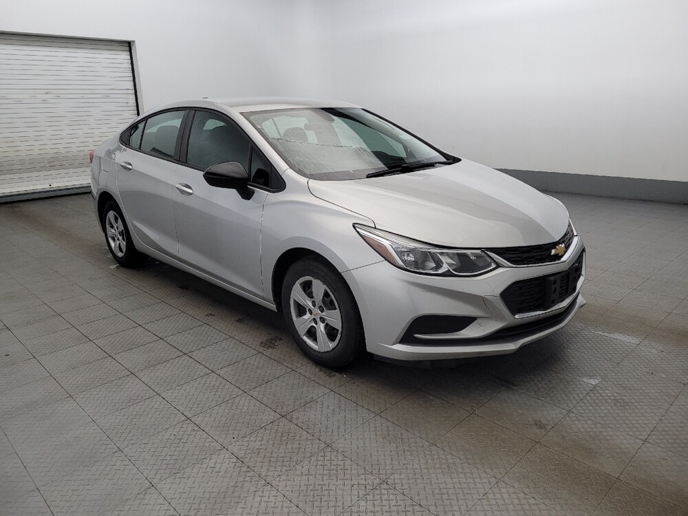 2018 Chevrolet Cruze in Temple Hills, MD 20746 - 18099336 13