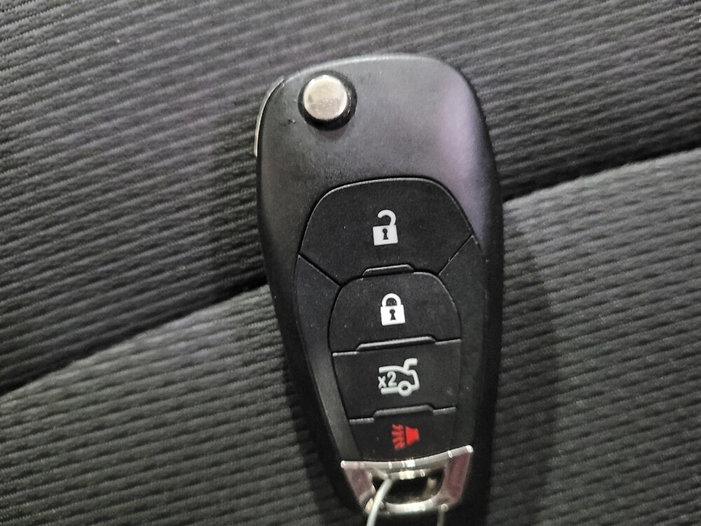 2018 Chevrolet Cruze in Temple Hills, MD 20746 - 18099336 32