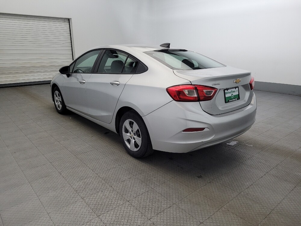 2018 Chevrolet Cruze in Temple Hills, MD 20746 - 18099336 5