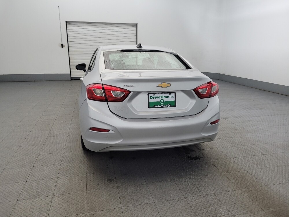 2018 Chevrolet Cruze in Temple Hills, MD 20746 - 18099336 6
