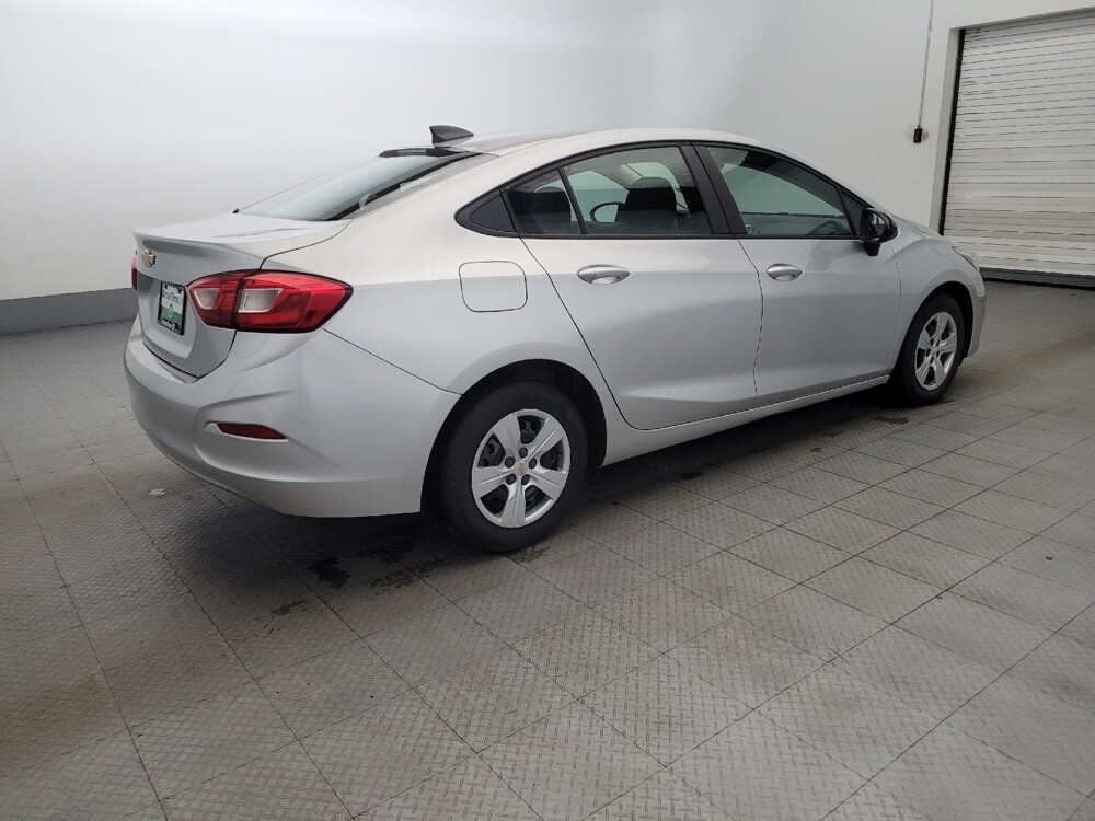 2018 Chevrolet Cruze in Temple Hills, MD 20746 - 18099336 10