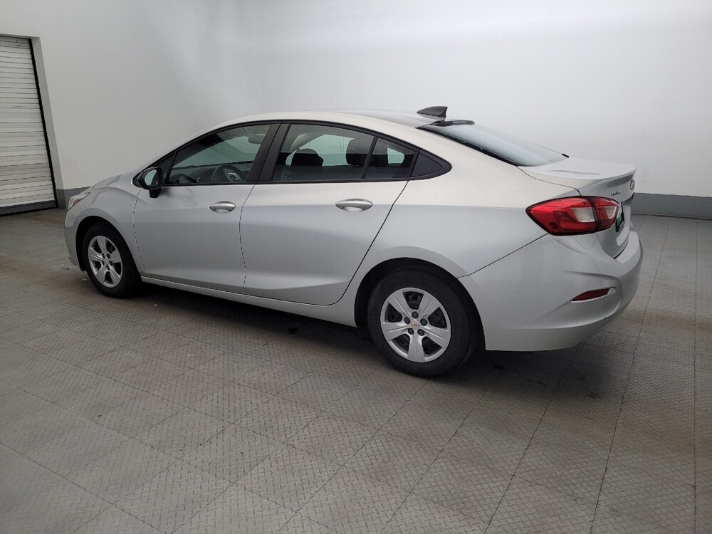 2018 Chevrolet Cruze in Temple Hills, MD 20746 - 18099336 3