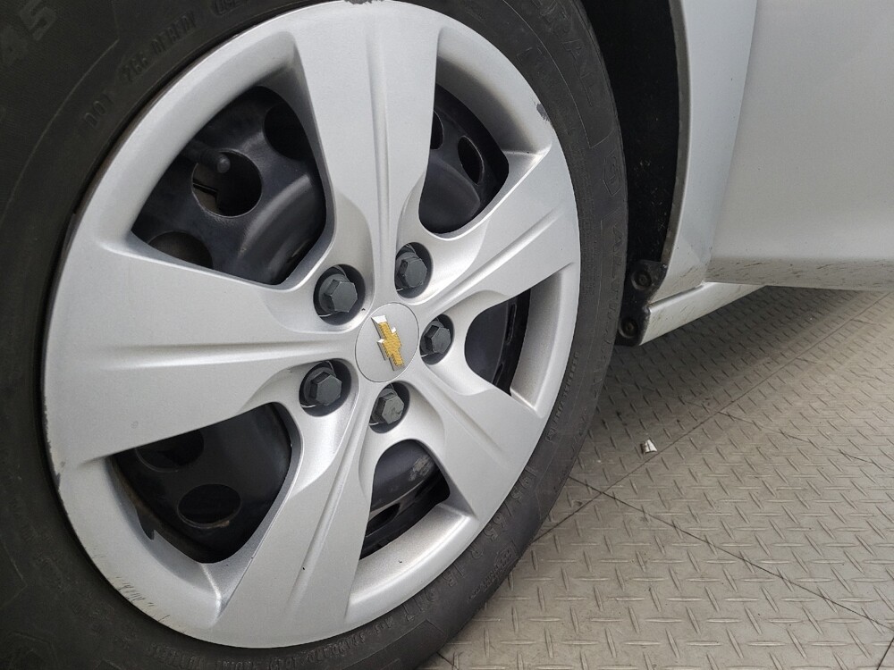 2018 Chevrolet Cruze in Temple Hills, MD 20746 - 18099336 31