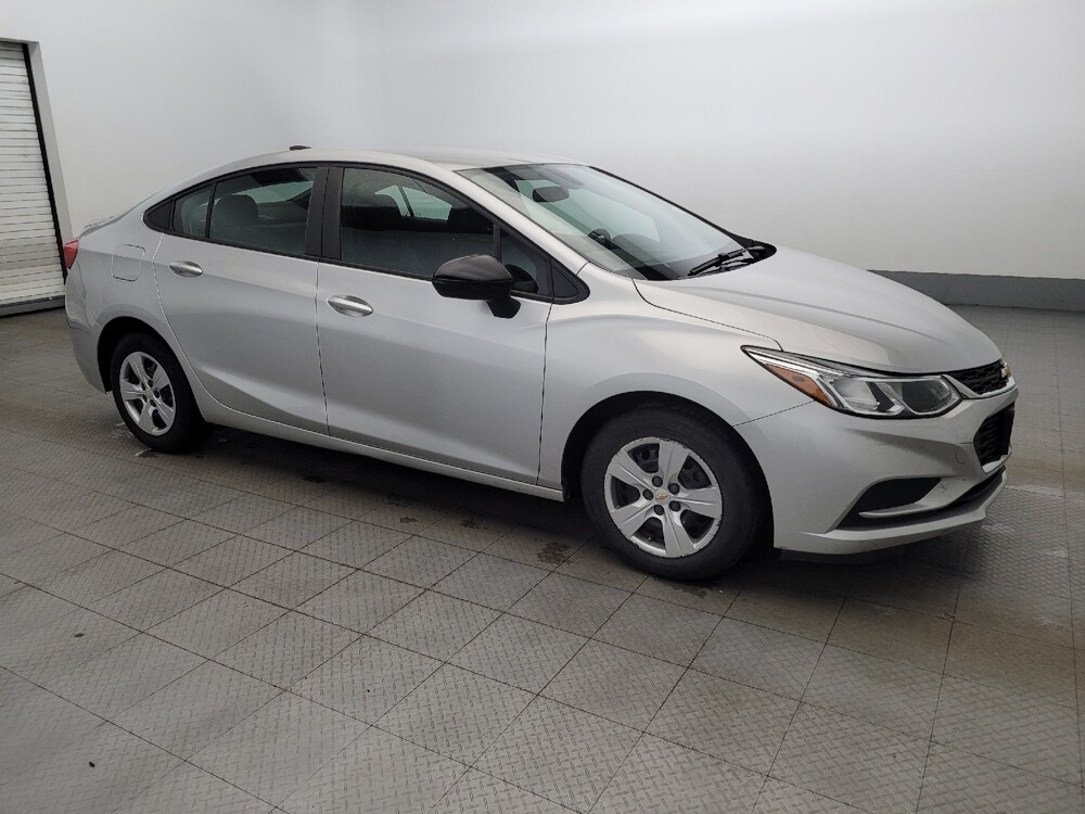 2018 Chevrolet Cruze in Temple Hills, MD 20746 - 18099336 11