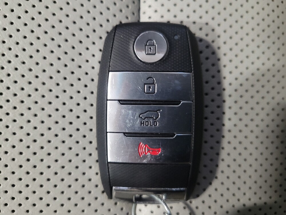 2020 Kia Sorento in Owings Mills, MD 21117 - 18099350 32