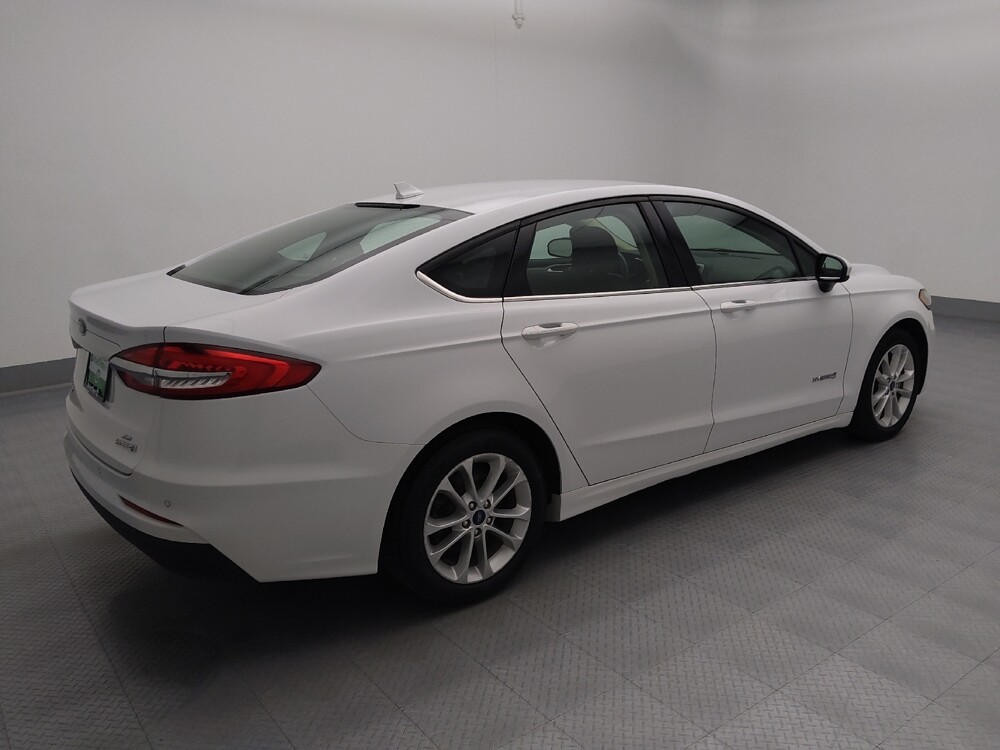 2019 Ford Fusion in St. Louis, MO 63136 - 18099353 10