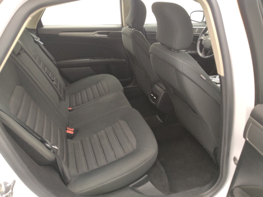 2019 Ford Fusion in St. Louis, MO 63136 - 18099353 19