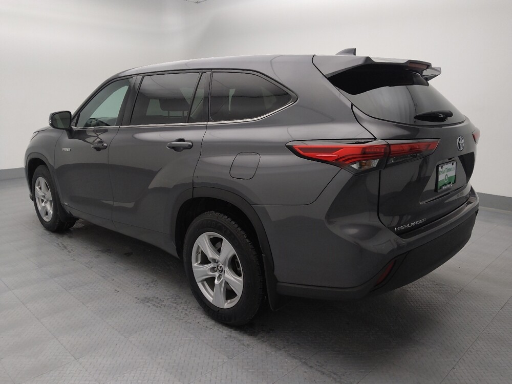 2021 Toyota Highlander in Gladstone, MO 64118 - 18099355 5