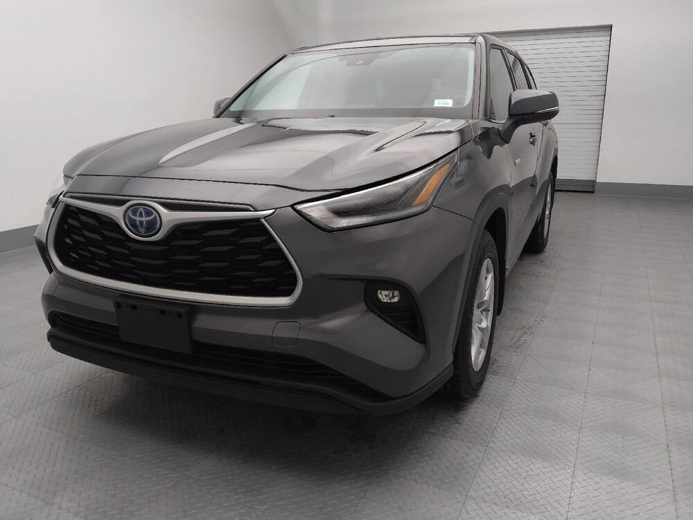 2021 Toyota Highlander in Gladstone, MO 64118 - 18099355 15