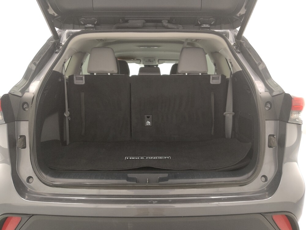 2021 Toyota Highlander in Gladstone, MO 64118 - 18099355 29