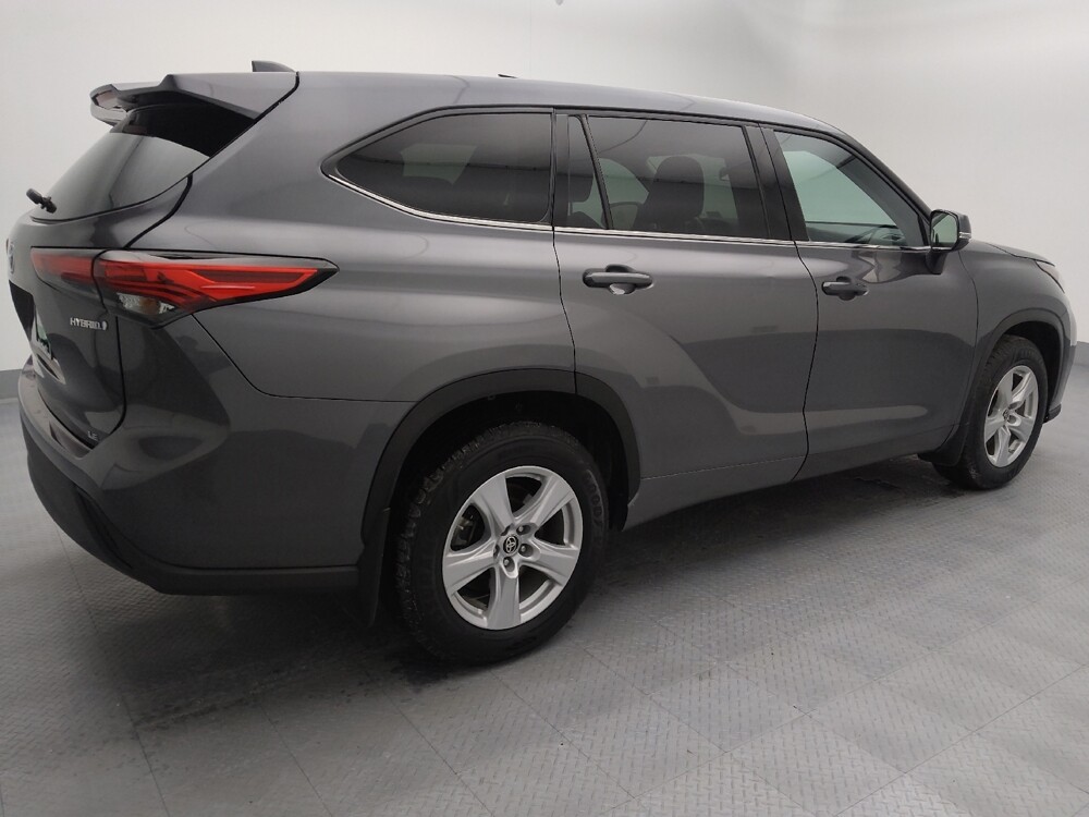 2021 Toyota Highlander in Gladstone, MO 64118 - 18099355 10