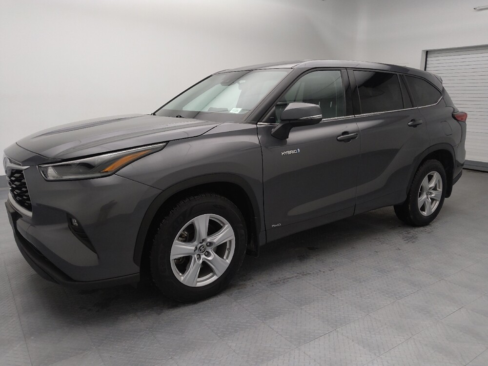 2021 Toyota Highlander in Gladstone, MO 64118 - 18099355 2
