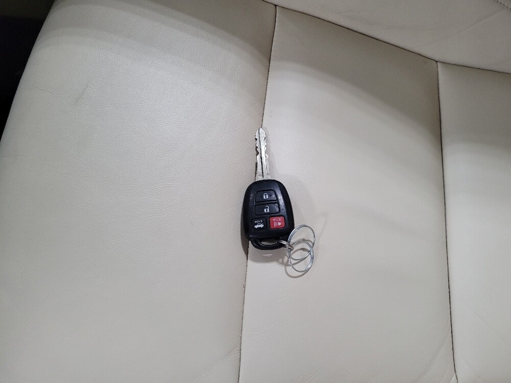 2016 Toyota Camry in Pittsburgh, PA 15236 - 18099390 32