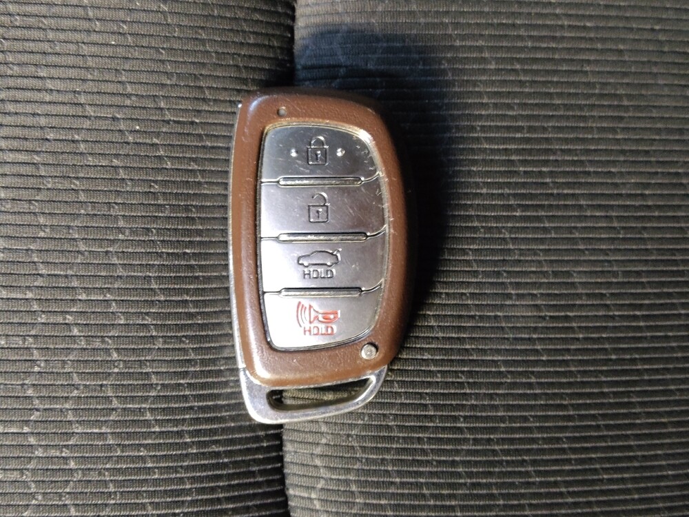 2017 Hyundai Elantra in Greensboro, NC 27407 - 18099413 32